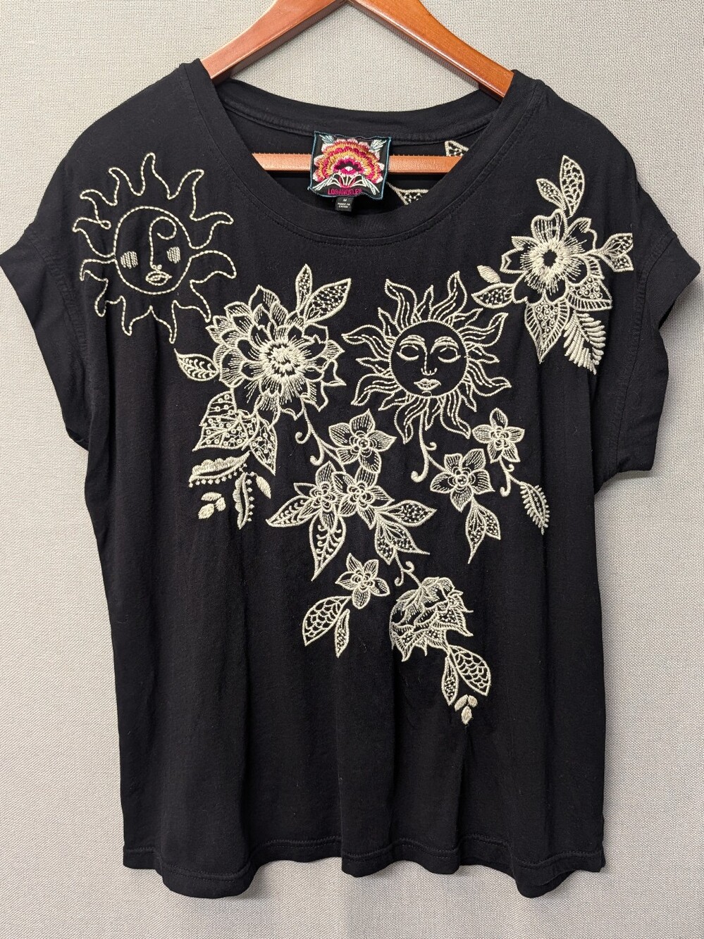 Johnny Was Addison Relaxed Black Tee w/ Beige Sun & Floral Embroidery Size M EUC